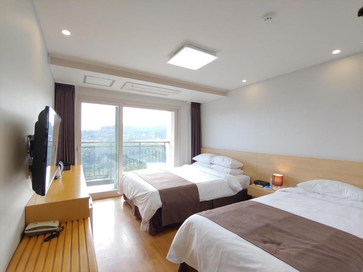 Jeju Lavender Hotel Seogwipo Exteriör bild