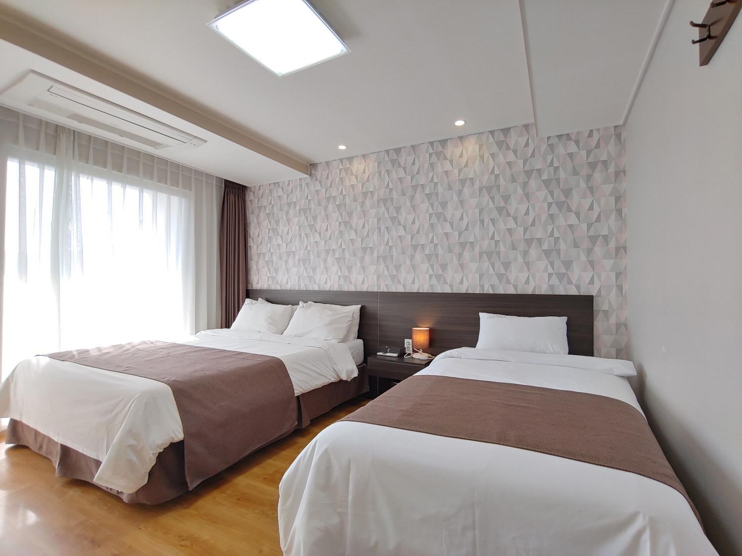 Jeju Lavender Hotel Seogwipo Exteriör bild