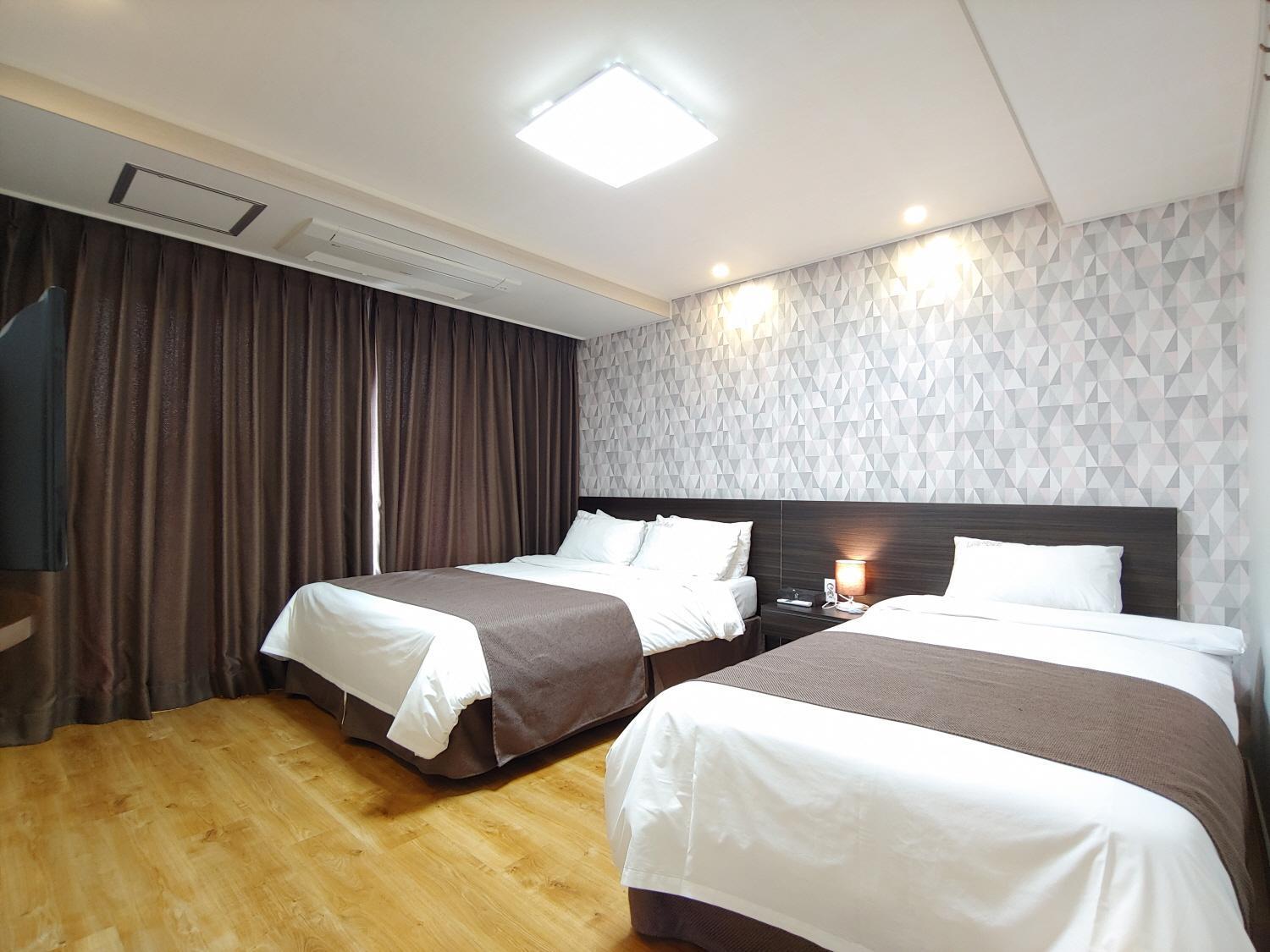 Jeju Lavender Hotel Seogwipo Exteriör bild