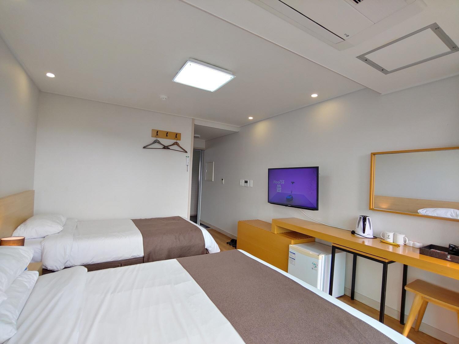 Jeju Lavender Hotel Seogwipo Exteriör bild