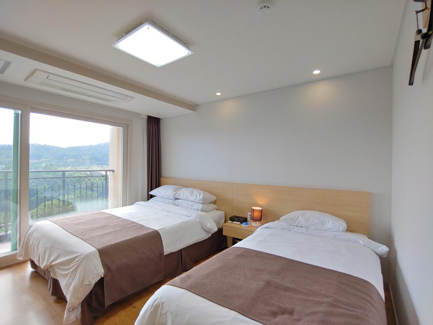 Jeju Lavender Hotel Seogwipo Exteriör bild