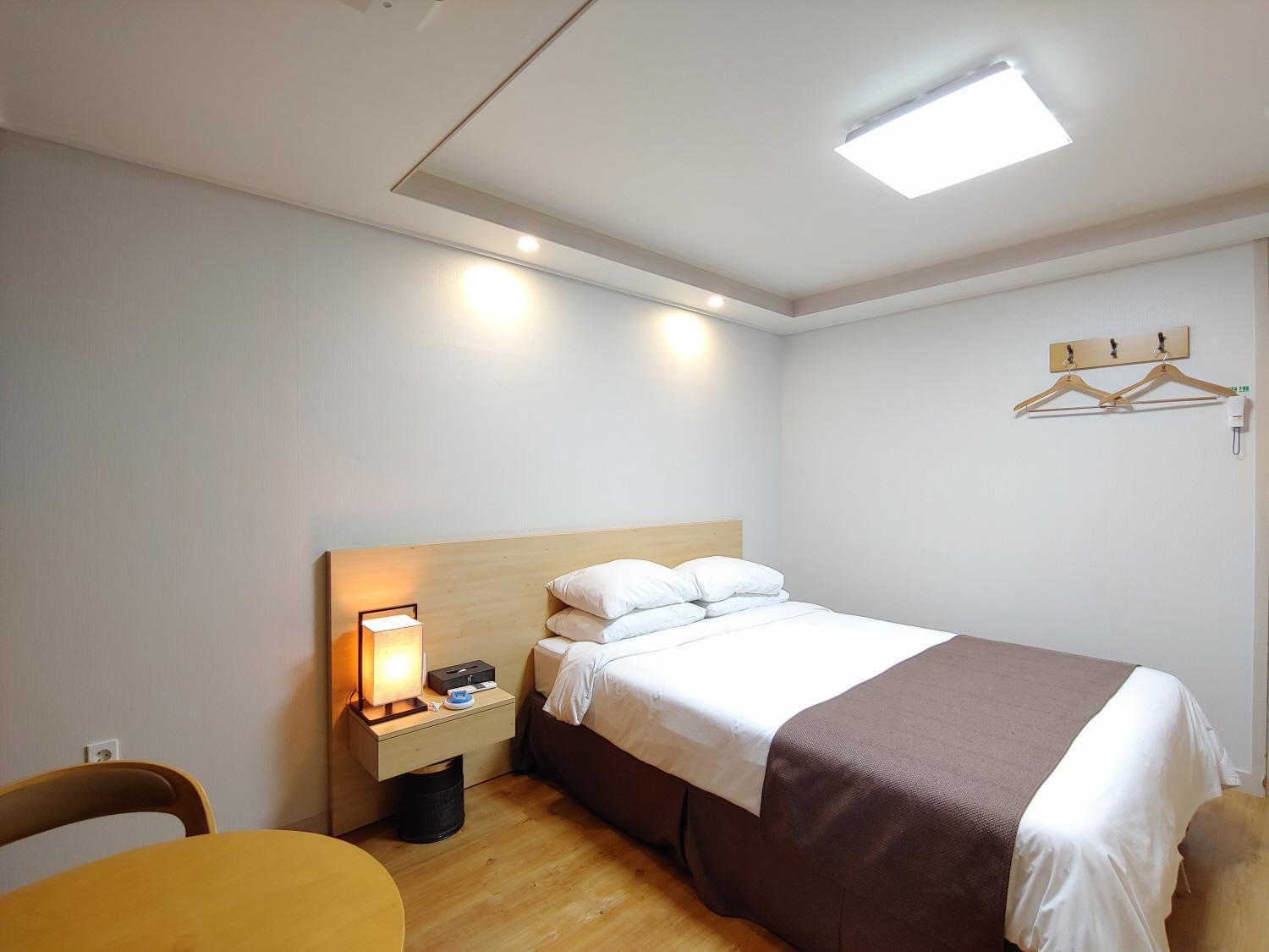 Jeju Lavender Hotel Seogwipo Exteriör bild