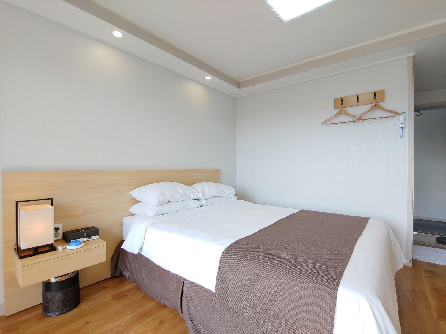 Jeju Lavender Hotel Seogwipo Exteriör bild